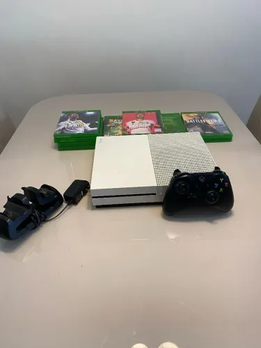 XBOX ONE S 1TB