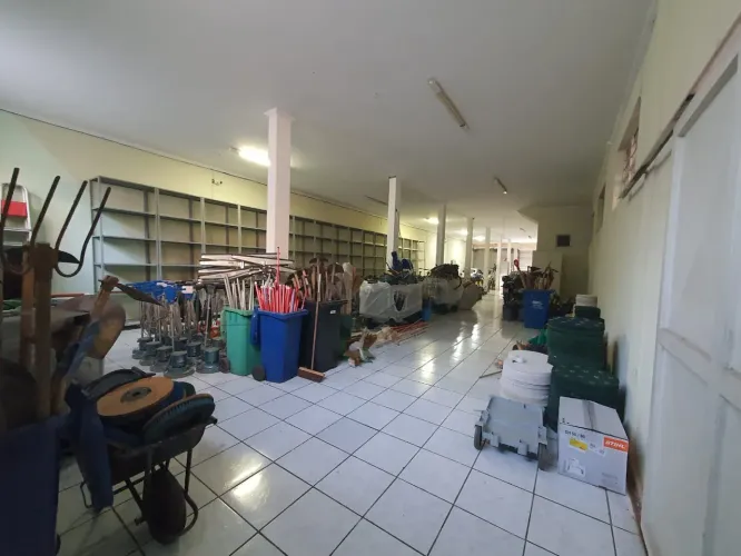 Oportunidade Única: Adquira Agora Este Espaço Comercial Espaçoso e Encantador no Bairro Ja
