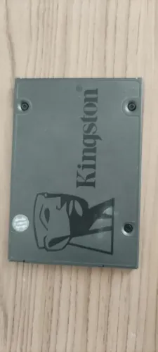 SSD de 960 GB da Kingston pouco usado