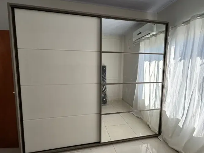 Guarda-Roupa de Casal Enorme Espelhado