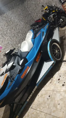 Jet ski