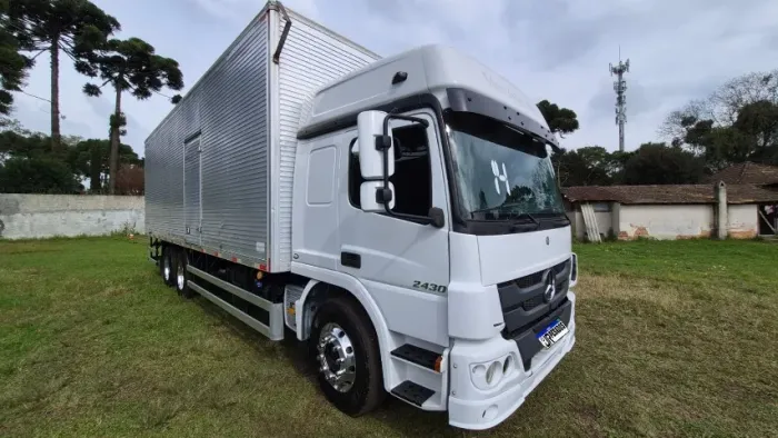 mercedes bens mb atego 2430 ano 2014 com bau furgao automatico