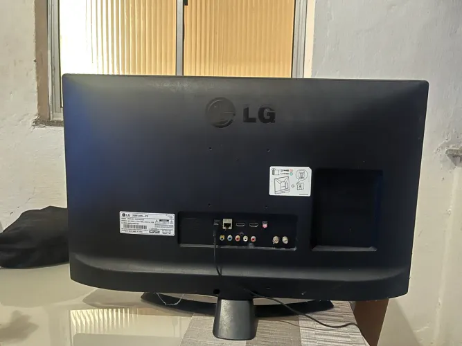 ? 2 TVs para Retirada de Peças - TCL 43? + LG 29? - R$ 350
