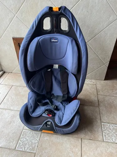 Cadeirinha para Auto Chicco Original 9 a 36kg - Excelente Estado