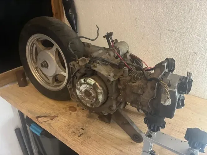 Motor Suzuki Burgman 125