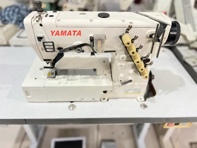 Máquina de costura Galoneira industrial Yamata, com garantia e parcelamento sem juros