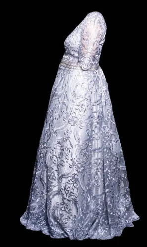 Vestido de festa ideal para casamento,bodas e ensaio fotográfico.Cor prata