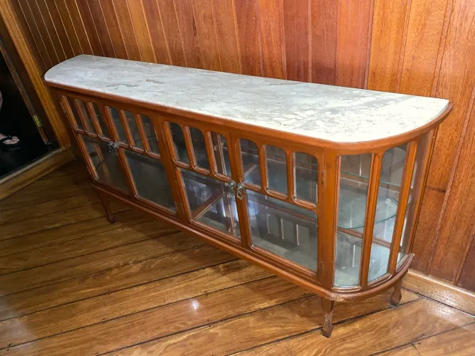 Cristaleira horizontal em madeira 1,76 x 33