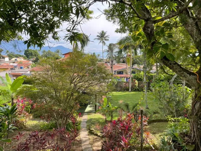 Casa para alugar, 140 m² por R$ 7.640,00/mês - Vila - Ilhabela/SP