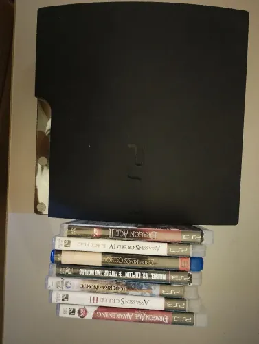 PS3 + 6 jogos - para conserto ou retirada de peças.  