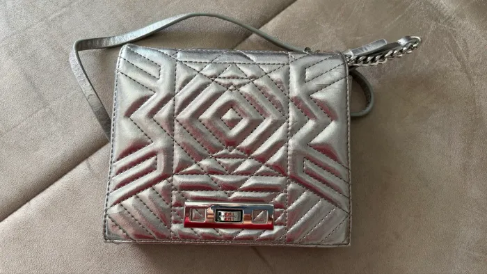 Bolsa Arezzo Prateada