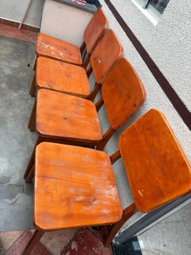 Vendo cadeira madeira maciça