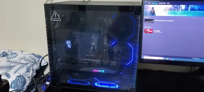 Vendo Pc completo, caso comprar ele leva o teclado, mouse, fone ambos sem fio e monitor