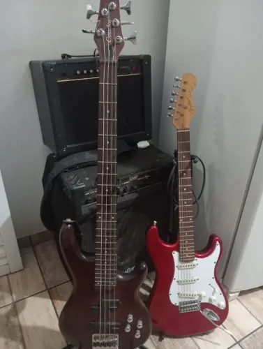 Vendo guitarra,contra baixo, e dois cubos