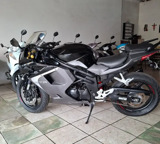 Vendo - KASINSKI / COMET 650R