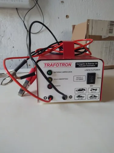 Carregador de Bateria de Carro 