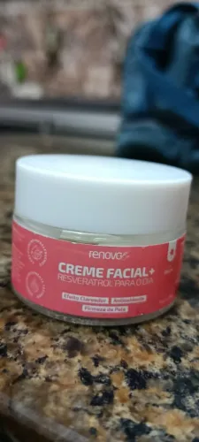 Creme facial resveratrol para o dia renova be 