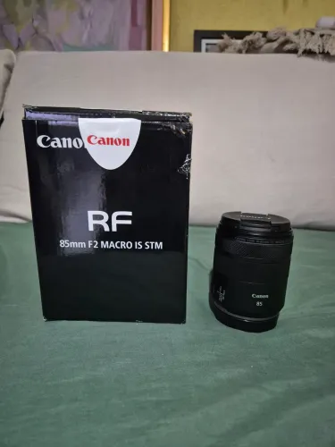 Canon RF 85mm f/2 Macro IS STM Pouquíssimo uso + NF + Garantia