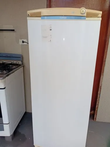 Vende se geladeira cônsul