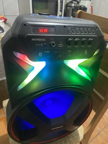 Caixa Amplificada Mondial Bluetooth com TWS e Luzes LED