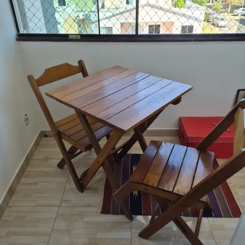 VENDO MESA + 2 CADEIRAS - DOBRÁVEIS