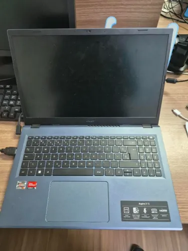 Notebook Acer Aspire 3 AMD Ryzen 5 8GB RAM + SSD 512GB