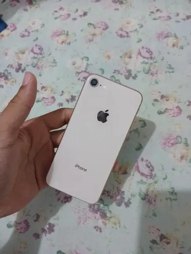 iPhone 8