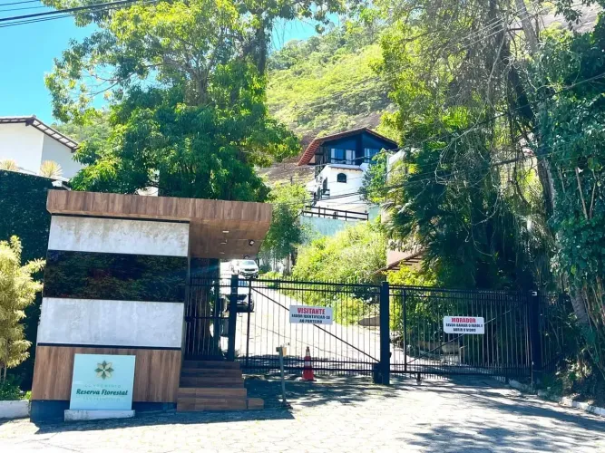 BS IMOBILIÁRIA VENDE !! Deslumbrante Casa em São Francisco com vista panorâmica 4 quartos