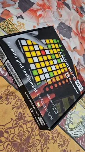Controlador Novation Launchpad Mini Mk2
