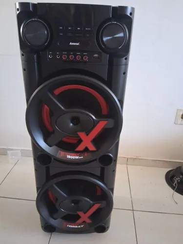Caixa de som amvox ,com 3 messes de uso,semi nova