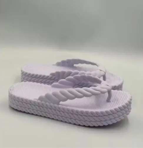 Tô vendendo uma sandália nova Tamanho 38/39