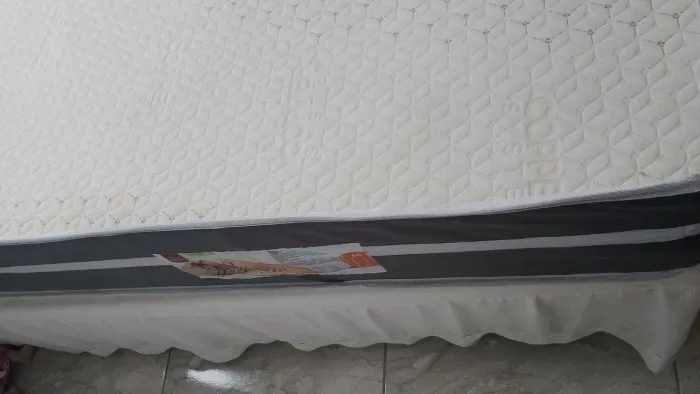 Cama (ortocrim) e colchão (sonocrim)