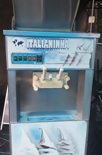 Vendo máquina de sorvete Italianinha