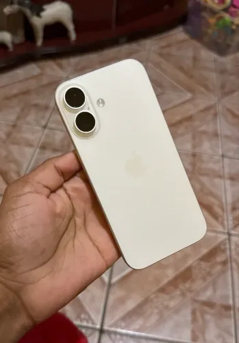 iPhone 16