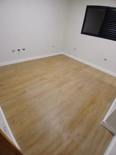 Instalação de laminado e vinílico