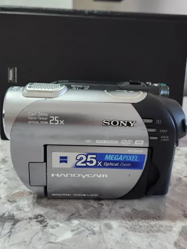 Filmadora Sony Handycam DCR-DVD308 | Carl Zeiss | Zoom Óptico 25x | DVD | Mega Pixel