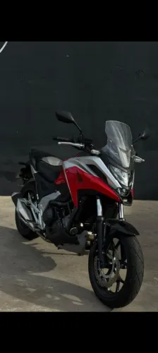 Vendo moto sem detalhes
