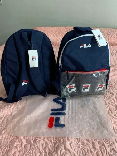 Mochila fila na etiqueta