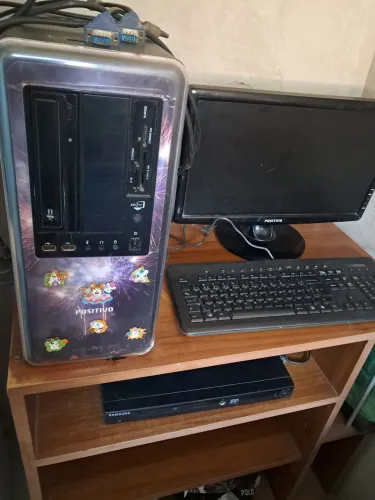 Computador Positivo funcionado