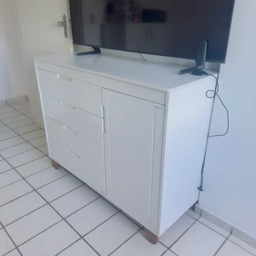 Cômoda Matic Branca com 4 Gavetas e Porta - Excelente Estado