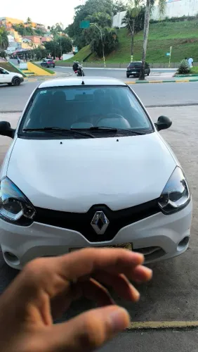 Renault Clio Authentique 1.0/1.0 Hi-power 16V 3P 2015