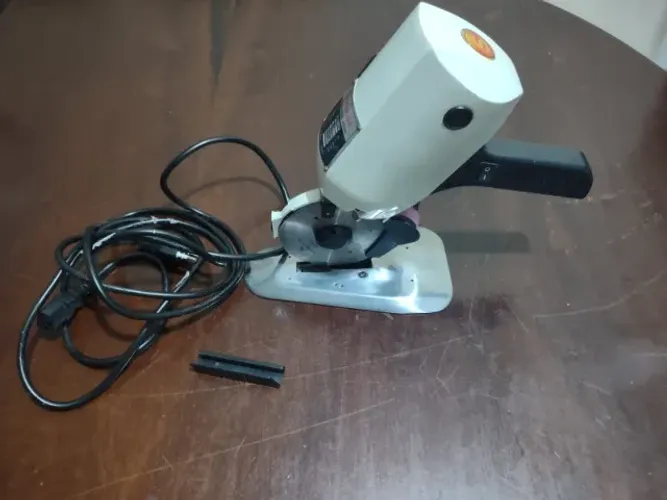 Maquina para corte de tecido em grande volume. Maquina nova nunca usada