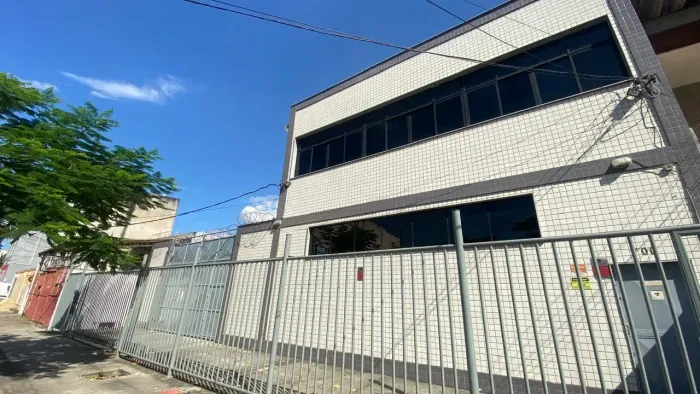 Imóvel para aluguel tem 1800 metros quadrados em Penha - Rio de Janeiro - RJ