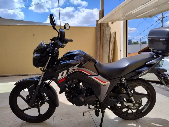 Moto urbana seminova.