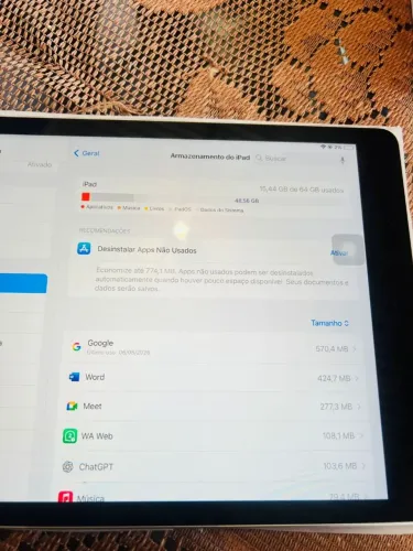 iPad (nova geração) novo, na caixa. Com suporte, capa, mouse e teclado adicionais 