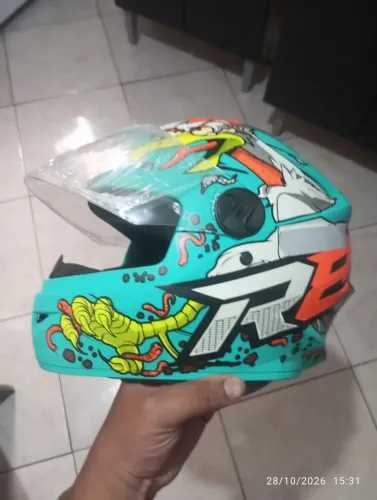 Capacete
