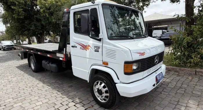 MB 710 08 PLUS PLATAFORMA HIDR.