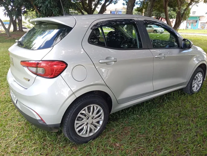 Argo drive 1.0 20/21 com tela (pego moto popular )