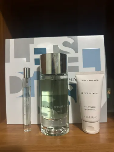 Kit le sel d?issey ( issey Miyake ) 100ml 