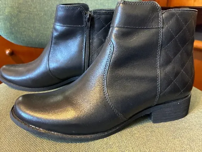Bota cano curto 38